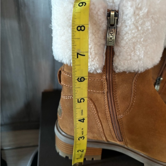 UGGs Violet Ankle boot. Size 7/8 EU39. Suede with shearling liner. NWT. - Picture 6 of 9